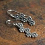 Flower dangle earrings